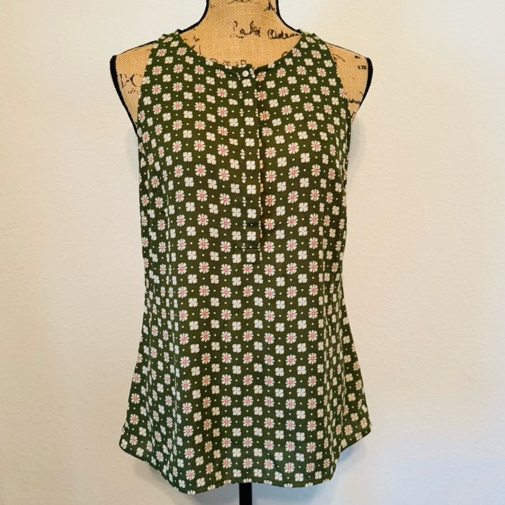CAbi Olive Green Ditsy Daisy Sleeveless Blouse nwot